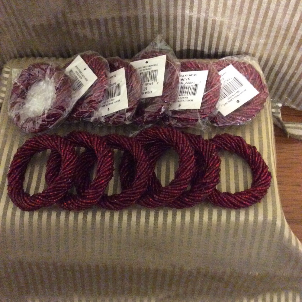 12 red beaded napkin rings